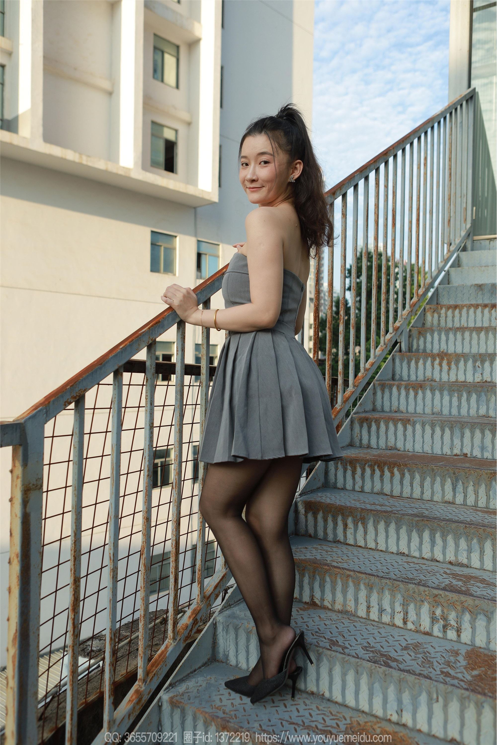 IESS异思趣向  2023.11.01 丝享家 1574 秋秋《灰色小礼裙》